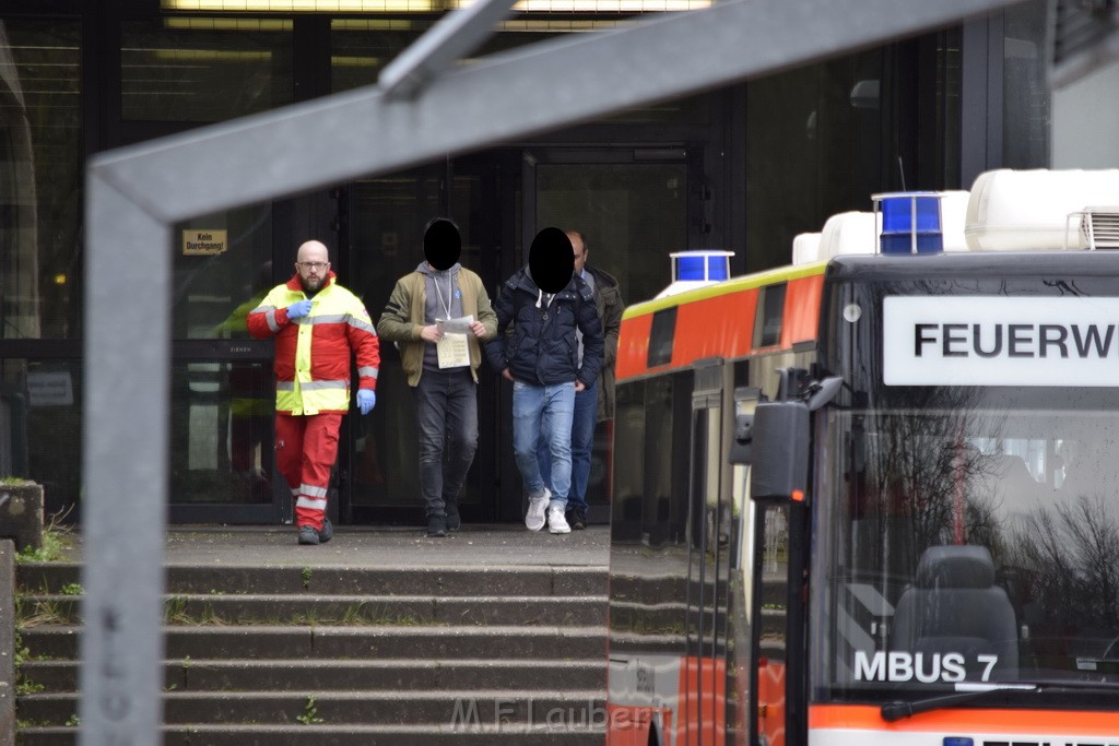 Einsatz BF Koeln Schule Burgwiesenstr Koeln Holweide P039.JPG - Miklos Laubert